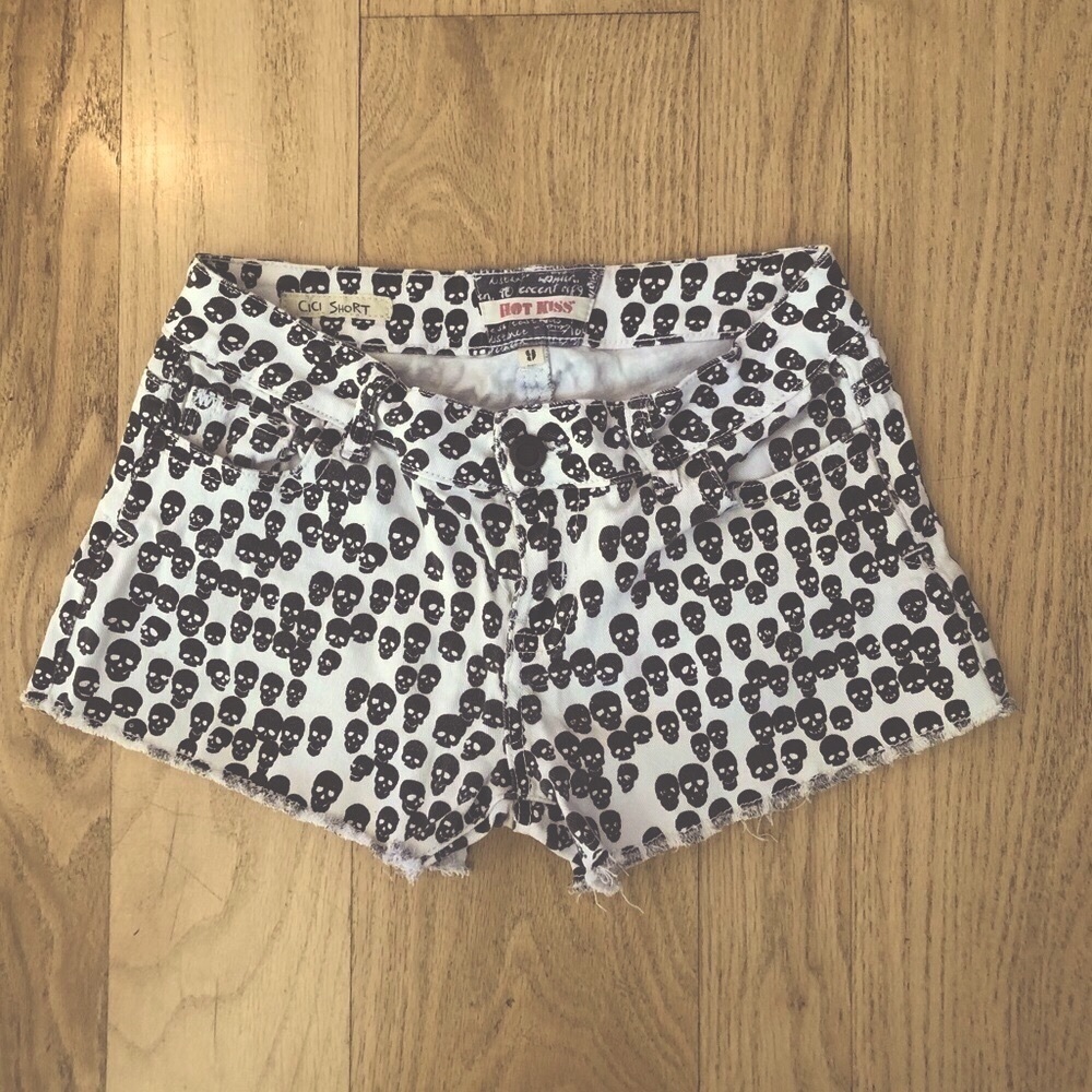 White shorts with black skulls size 9